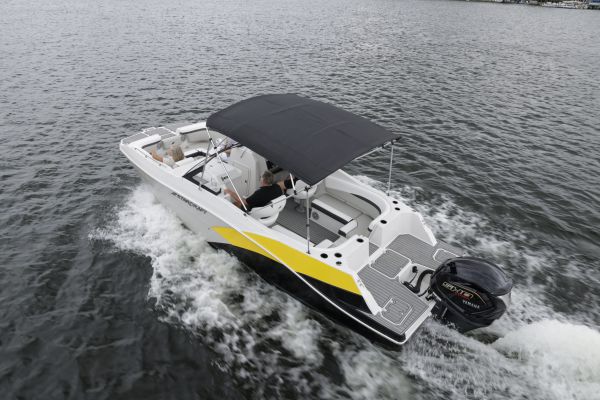 Starcraft Marine Fiberglass Boat SVX 230 OB