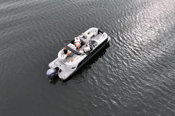 RX 23 R DC Starcraft Pontoon Boat
