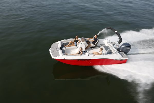 Starcraft Marine Fiberglass Boat SVX 190 OB