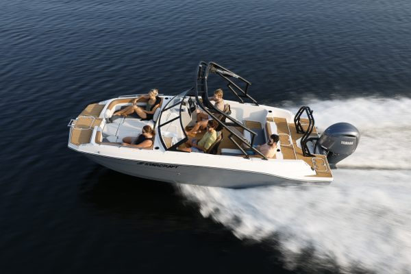 Starcraft Marine Fiberglass Boat SVX 210 OB