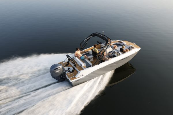 Starcraft Marine Fiberglass Boat SVX 210 OB