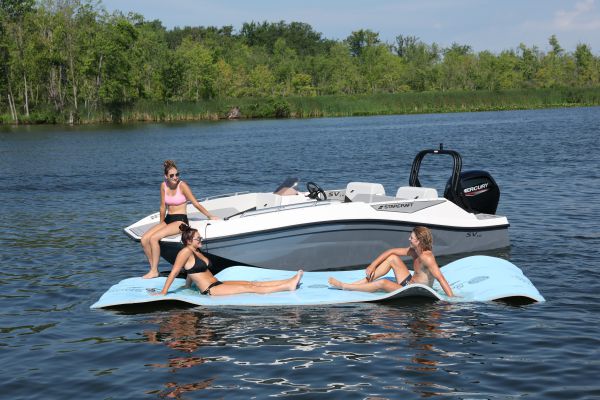 Starcraft Fiberglass Deckboat SV 16 OB