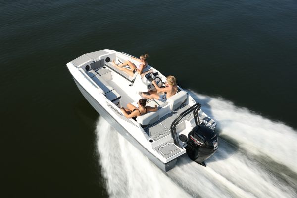 Starcraft Fiberglass Deckboat SV 16 OB