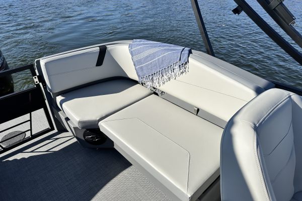 Starcraft Marine Pontoon Boat GX 20 LR DH