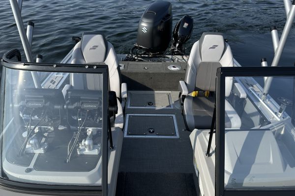 Starcraft Marine STX 2050 Fishing Boat