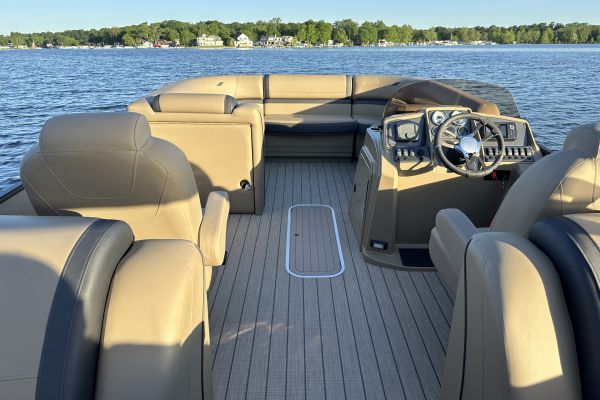 Starcraft Pontoon EXS 3