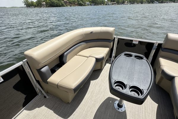 Starcraft EX 20 FD Pontoon Boat