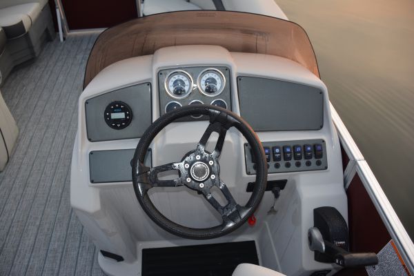Starcraft Pontoon EX 22 R steering wheel