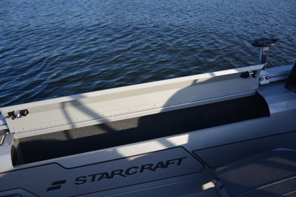 Starcraft Renegade 178 DC Interior Fishing Boat