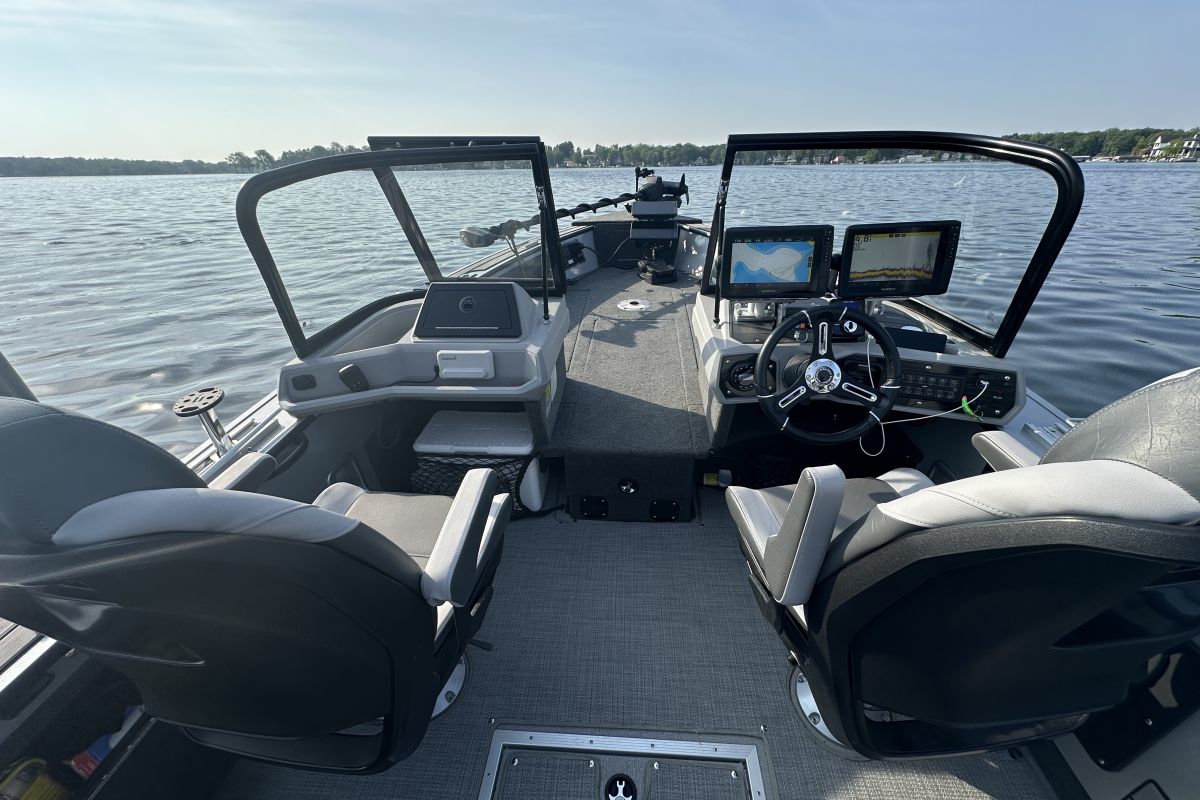 Starcraft Marine STX 2050 Fishing Boat