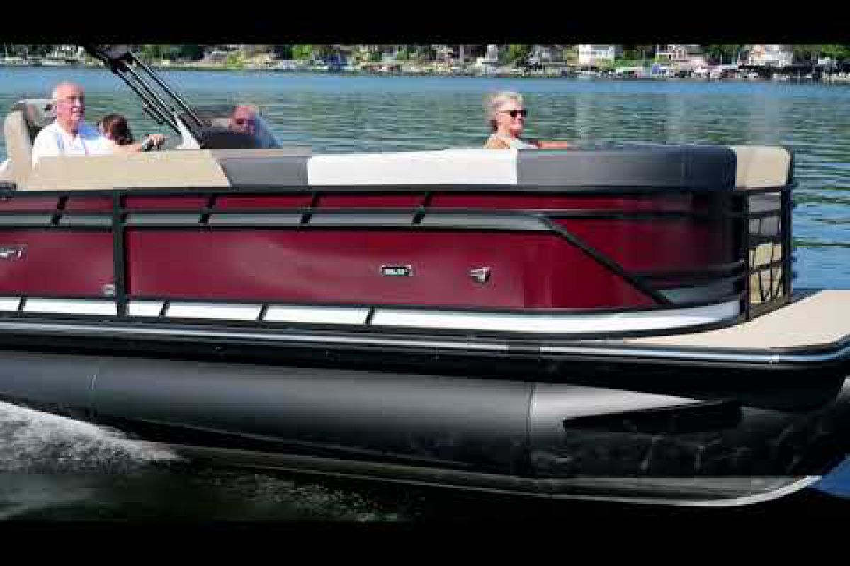 SLS 1 - Best Sport Pontoon Boat - Starcraft Marine