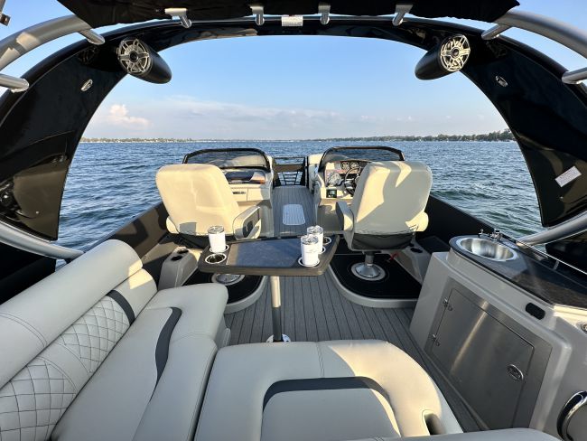 RX 25 Q DC Starcraft Pontoon Boat