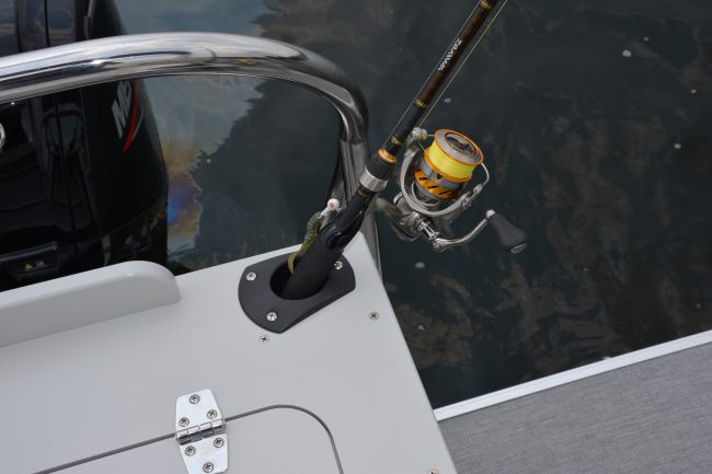 Starcraft Pontoon EX 20 FD4 rod holder