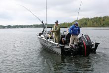 STX 2050 Fishing on the water