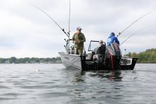 STX 2050 Fishing on the water