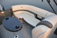 Starcraft Pontoon EXS 5 bench seat, table