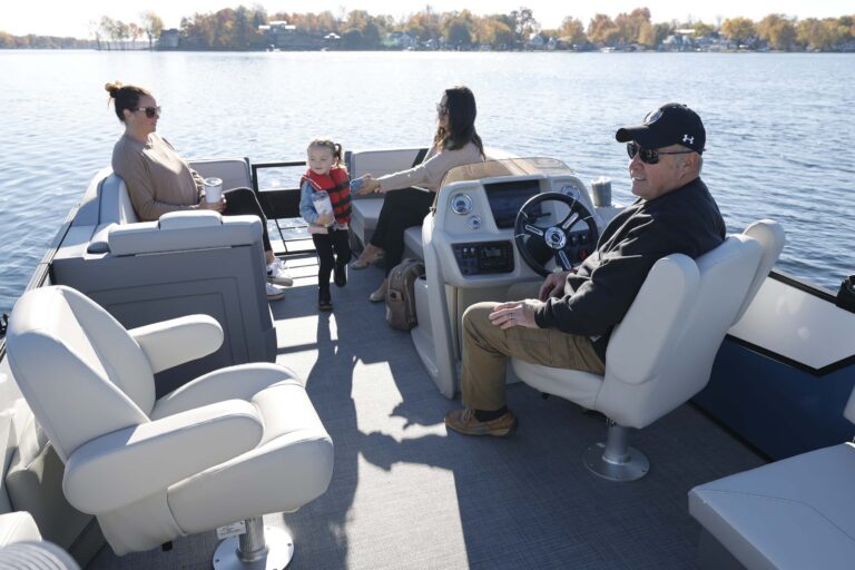 Starcraft Marine Pontoon Boat GX 22 R DH Sport
